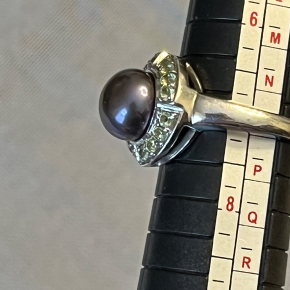 Freshwater pearl and genuine peridot ring, in sterling silver, size 7. - Picture 4 of 15